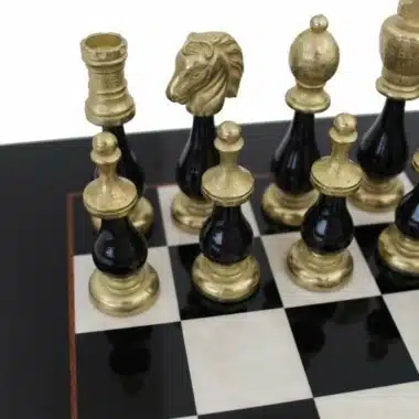 Alternative view of Ensemble Jeu d'Echecs Bicolore V Echiquier  en Bois d'Erable