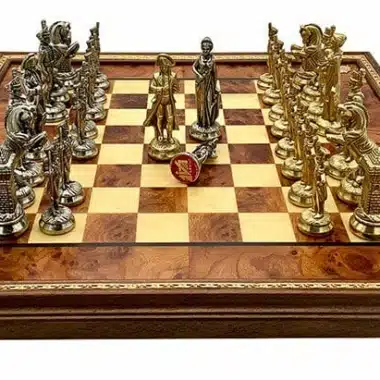 Ensemble Grand Napoléon VI Jeu d'Echecs Napoléon en Métal et Echiquier sur Pied en Bois d'Orme – Image 2