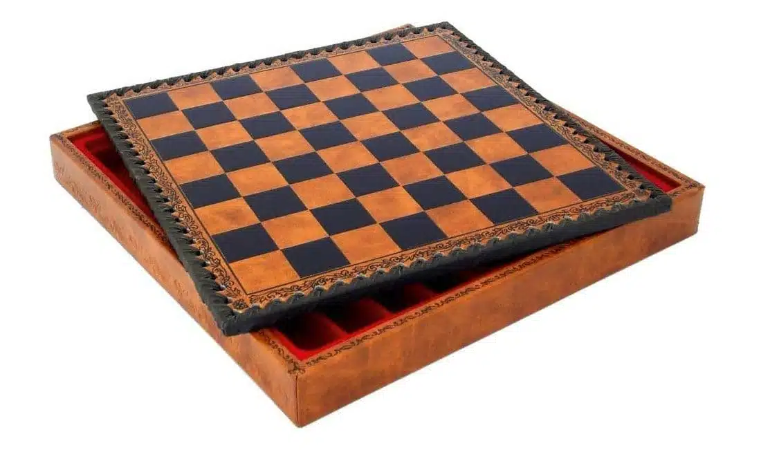 Ensemble Romains vs Barbares VII Echiquier en Similicuir avec Rangement et Figurines en Métal – Image 12