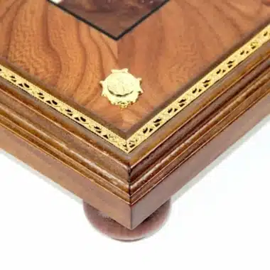 Ensemble Grand Napoléon VI Jeu d'Echecs Napoléon en Métal et Echiquier sur Pied en Bois d'Orme – Image 8