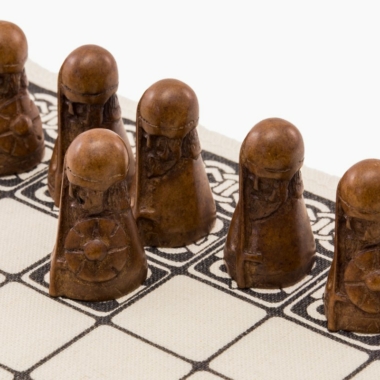 Jeu Viking - Hnefatafl - Pièces en résine & Surface de jeu en Lin