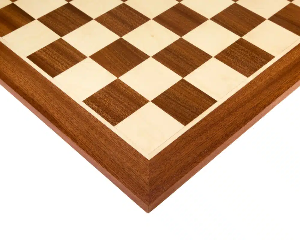 Ensemble Leningrad Echiquier en Bois d'Acajou et Jeu d'Echecs en Bois de Buis Ebonisé – Image 15