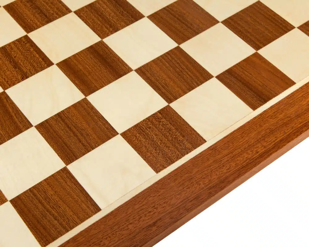 Ensemble Leningrad Echiquier en Bois d'Acajou et Jeu d'Echecs en Bois de Buis Ebonisé – Image 16