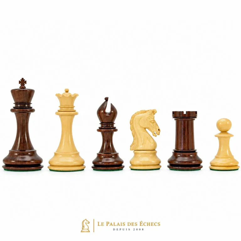 Jeu d'échecs Eminence : pièces en bois de rose et buis alignées