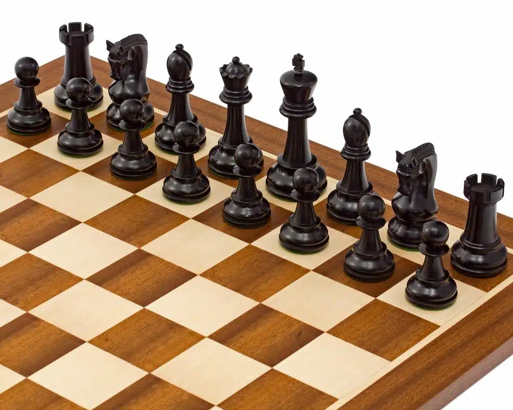 Jeu d'Échecs série Leningrad en Bois de Buis et Bois de Buis ébonisé