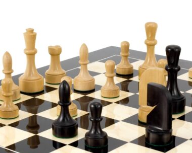 Jeu d'échecs Contemporain - Échiquier en bois d'Anegre noir et Erable & Pièces en Bois de Buis
