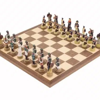 Jeu d'échecs Napoléon Vs Russie en Résine & Échiquier en Bois d'Erable et Noyer