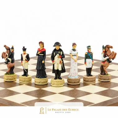 Pièces maîtresses face à face, roi, dames et officiers alignés sur l'échiquier
