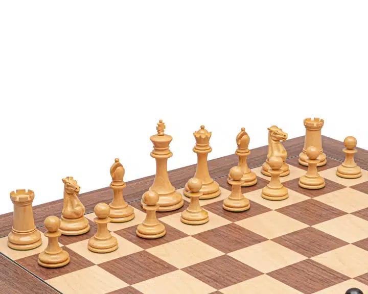 Jeu d'Échecs Rochester - Échiquier en bois de Noyer et Érable & Pièces en bois de Buis et Ébène