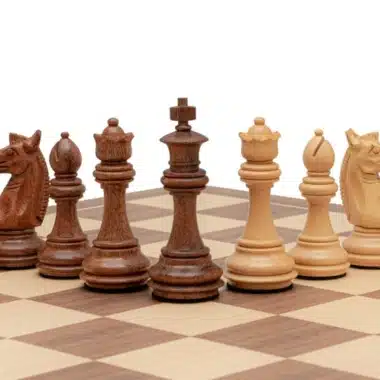 Jeu d'échecs Trapani - Échiquier en Erable et Noyer & Pièces en Acacia et Bois de Buis