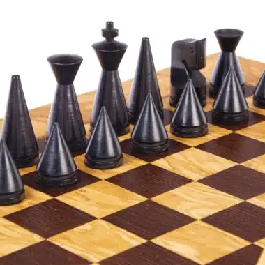 Alternative view of Jeu d'Echecs Moderne en Bois de Rose et Echiquier en Loupe d'Olivier avec Rangement