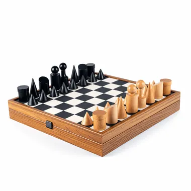 Jeu d'échecs Bauhaus noir et blanc, vue d'ensemble sur coffret en bois