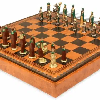 Petit Jeu d'Echecs Médiéval et Echiquier avec Rangement