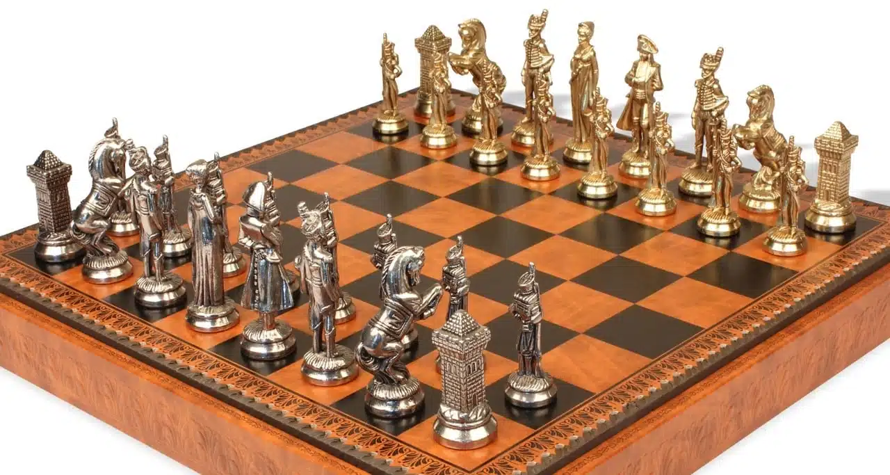 Ensemble Grand Napoléon VII Echiquier avec Rangement et Jeu d'Echecs en Métal – Image 3