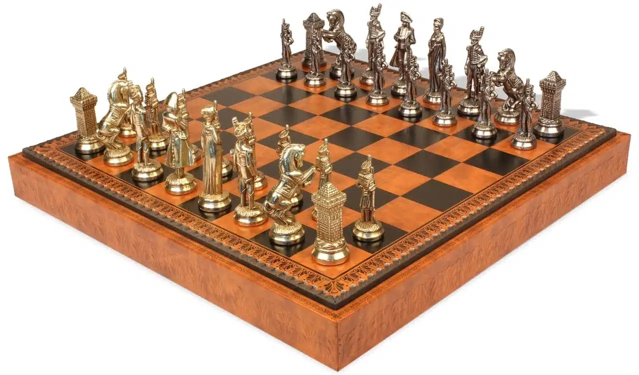 Ensemble Grand Napoléon VII Echiquier avec Rangement et Jeu d'Echecs en Métal – Image 5