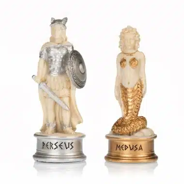 Jeu d'Echecs Mythologie Grecque Peint à la Main et Echiquier Grec Noir et Blanc – Image 8