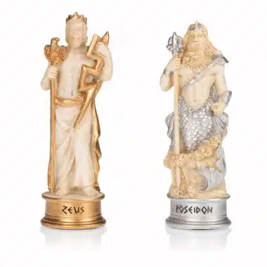 Jeu d'Echecs Mythologie Grecque Peint à la Main et Echiquier Grec Noir et Blanc – Image 6