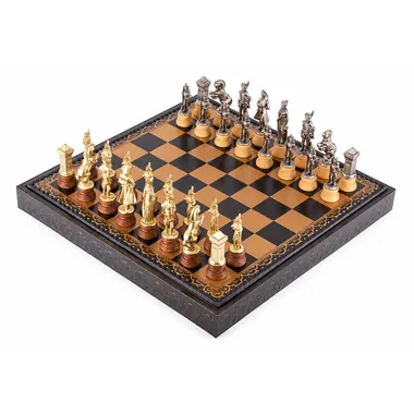 Ensemble complet Napoléon : figurines dorées et argentées sur échiquier noir et or