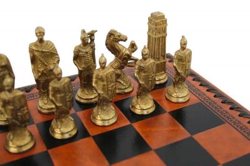 Ensemble Romains vs Barbares VII Echiquier en Similicuir avec Rangement et Figurines en Métal – Image 3