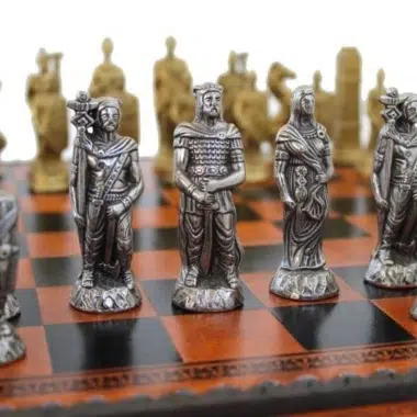 Alternative view of Ensemble Romains vs Barbares VII Echiquier en Similicuir avec Rangement et Figurines en Métal