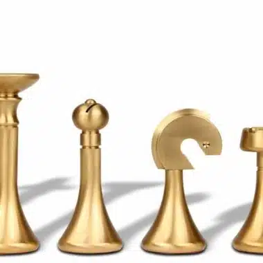 Jeu d'Échecs Contemporain - Échiquier en bois de Bruyère et Bois d'Orme avec tiroir & Pièces en métal