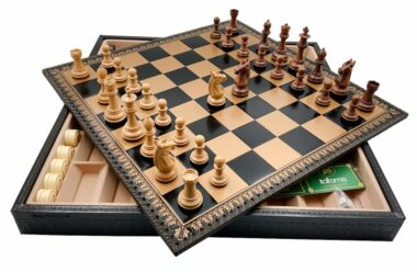 Jeu d'Échecs Classique - Échiquier - Backgammon et Jeu de dames en similicuir & Pièces d'échecs en bois