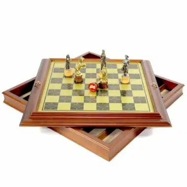Jeu d'Échecs Napoléon - Échiquier en bois effet laiton avec rangement intégré & Pièces en métal