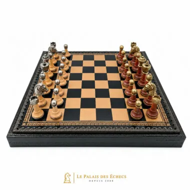 Jeu d'échecs complet sur échiquier à cadre en similicuir orné