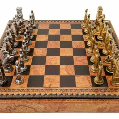 Jeu d'Échecs Romains vs Barbares - Échiquier - Backgammon et Jeu de dames en similicuir avec rangement & Pièces en métal