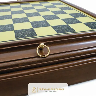 Coffret Napoléon fermé, détail du bouton anneau laiton sur le bois