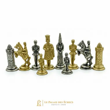 Pièces dorées et argentées du jeu Camelot, personnages médiévaux détaillés