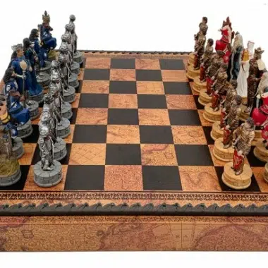Jeu d'Échecs Roi Arthur - Échiquier - Backgammon et Jeu de dames en similicuir avec rangement & Pièces en résine