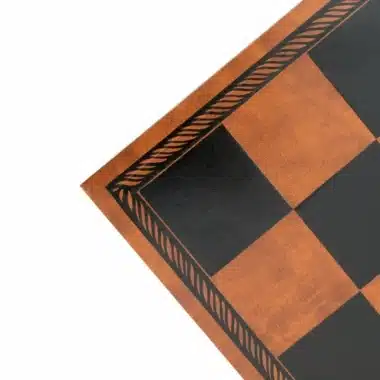 Coin de l'échiquier en similicuir avec bordure gravée et motif damier