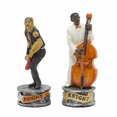 Cavaliers Jazz vs Rock : contrebassiste et rockeuse en pièces de résine