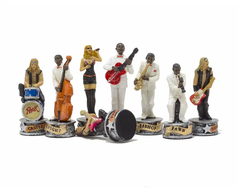 Jeu d'Échecs Jazz vs Rock - Échiquier en bois laqué noir & Pièces en résine – Image 16