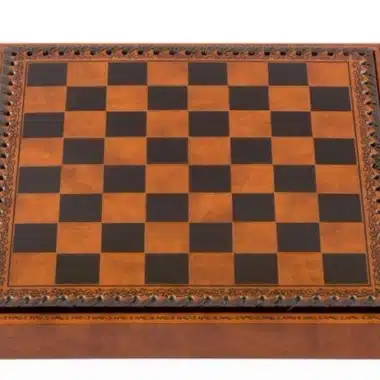 Petit Jeu d'Echecs en Bois et Echiquier en Similicuir – Image 6