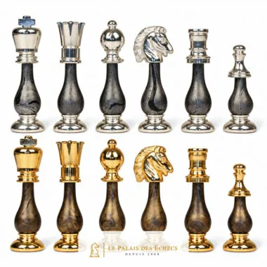Jeu d'échecs complet en laiton plaqué or et argent, deux camps face à face
