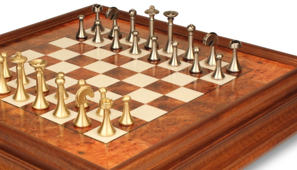 Jeu d'Échecs Contemporain - Échiquier en bois de Bruyère et Bois d'Orme avec tiroir & Pièces en métal