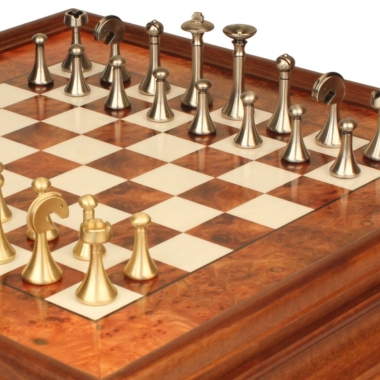 Jeu d'Échecs Contemporain - Échiquier en bois de Bruyère et Bois d'Orme avec tiroir & Pièces en métal