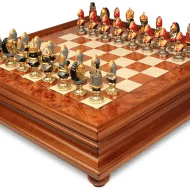 Jeu d'Échecs Moncada - Échiquier en bois de Bruyère et Bois d'Orme avec tiroir & Pièces en métal peintes à la main