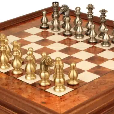 Jeu d'Échecs Garde Française - Échiquier en bois de Bruyère et Bois d'Orme avec tiroir & Pièces en laiton massif