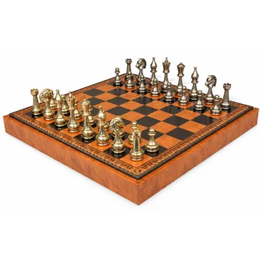 Jeu d'échecs Flowered complet, pièces métalliques dressées sur l'échiquier en similicuir