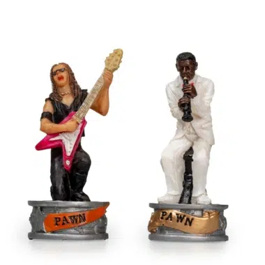 Pions Jazz vs Rock : guitariste rose et clarinettiste en costume blanc