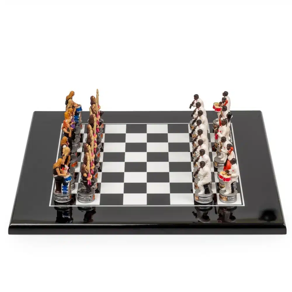 Jeu d'Échecs Jazz vs Rock - Échiquier en bois laqué noir & Pièces en résine