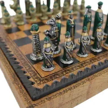 Alternative view of Jeu d'Echecs Médiéval - Échiquier & Jeu de Dames en Similicuir avec Compatiment de Rangement & Jeu d'Echecs en Métal