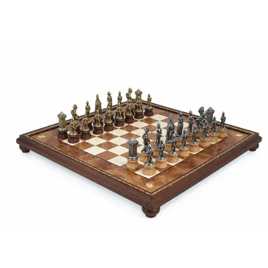 Jeu d'échecs Mary Stuart complet, pièces en métal sur échiquier en bois marqueté