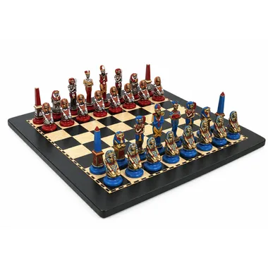 Jeu d'échecs Égypte en métal peint, vue d'ensemble sur échiquier en bois