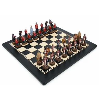 Jeu d'échecs Britanniques VS Zoulous disposé sur l'échiquier en bois