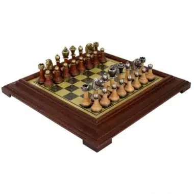 Échiquier Cadre en Bois et Plateau de Jeu Effet Laiton & Jeu d'Échecs Staunton en Métal et Bois