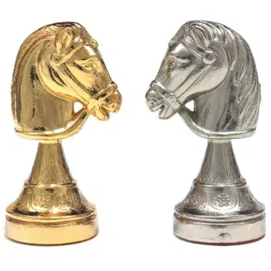 Cavaliers du jeu Fleuri, l'un plaqué or, l'autre plaqué argent
